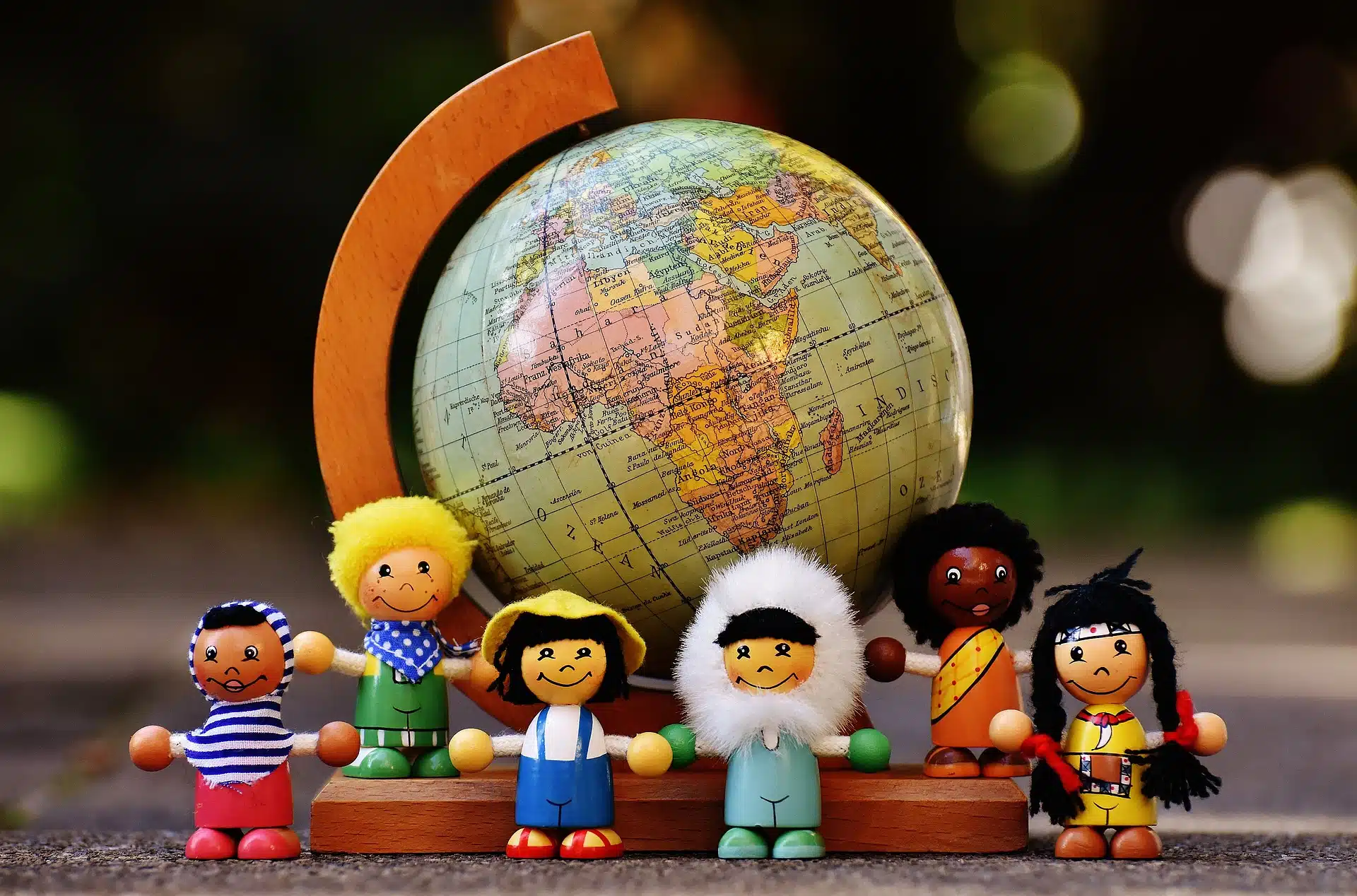 Difference between Nationalism and Pluralism Geography